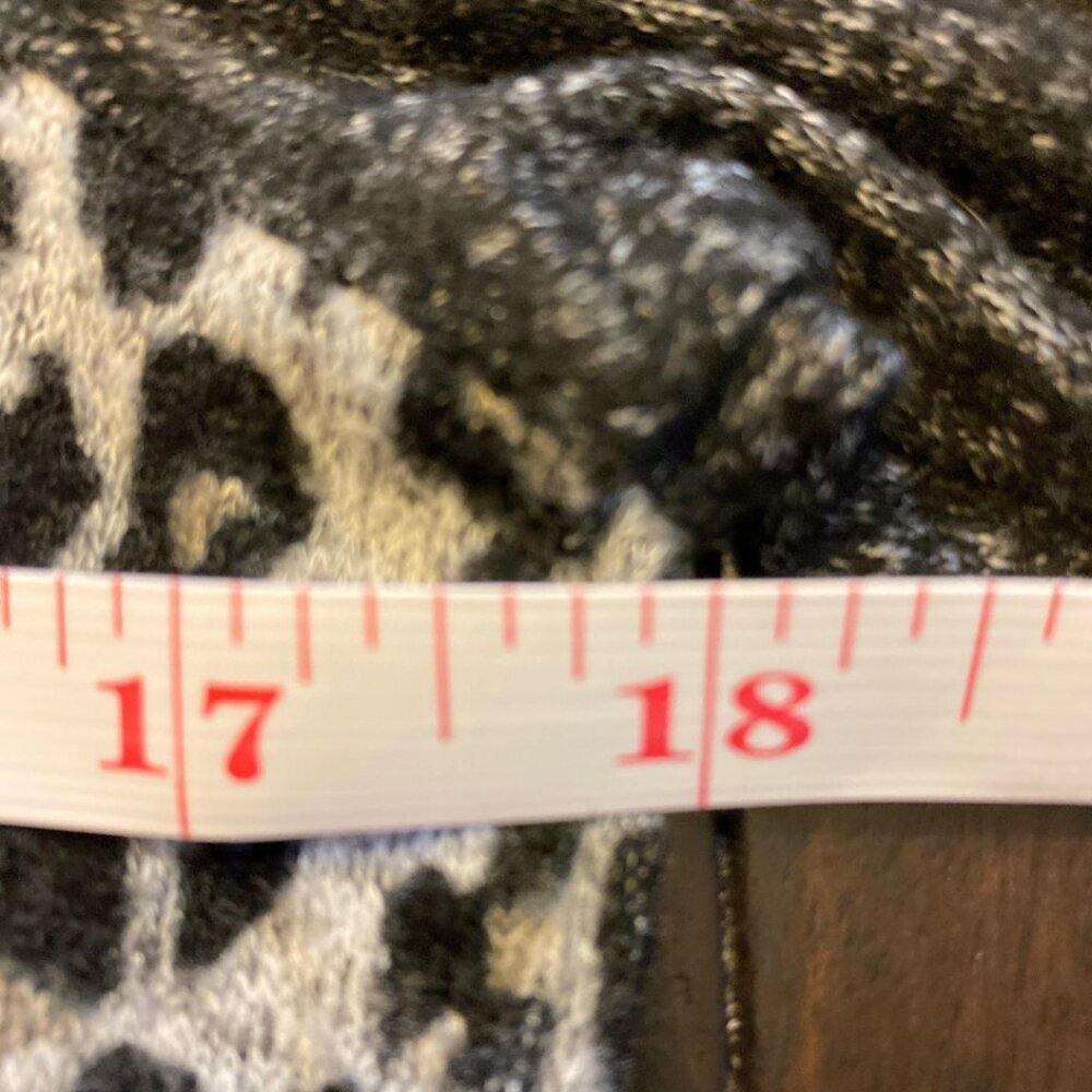 Leopard Print Lightweight Hoodie - Size Medium - Picture 10 of 16